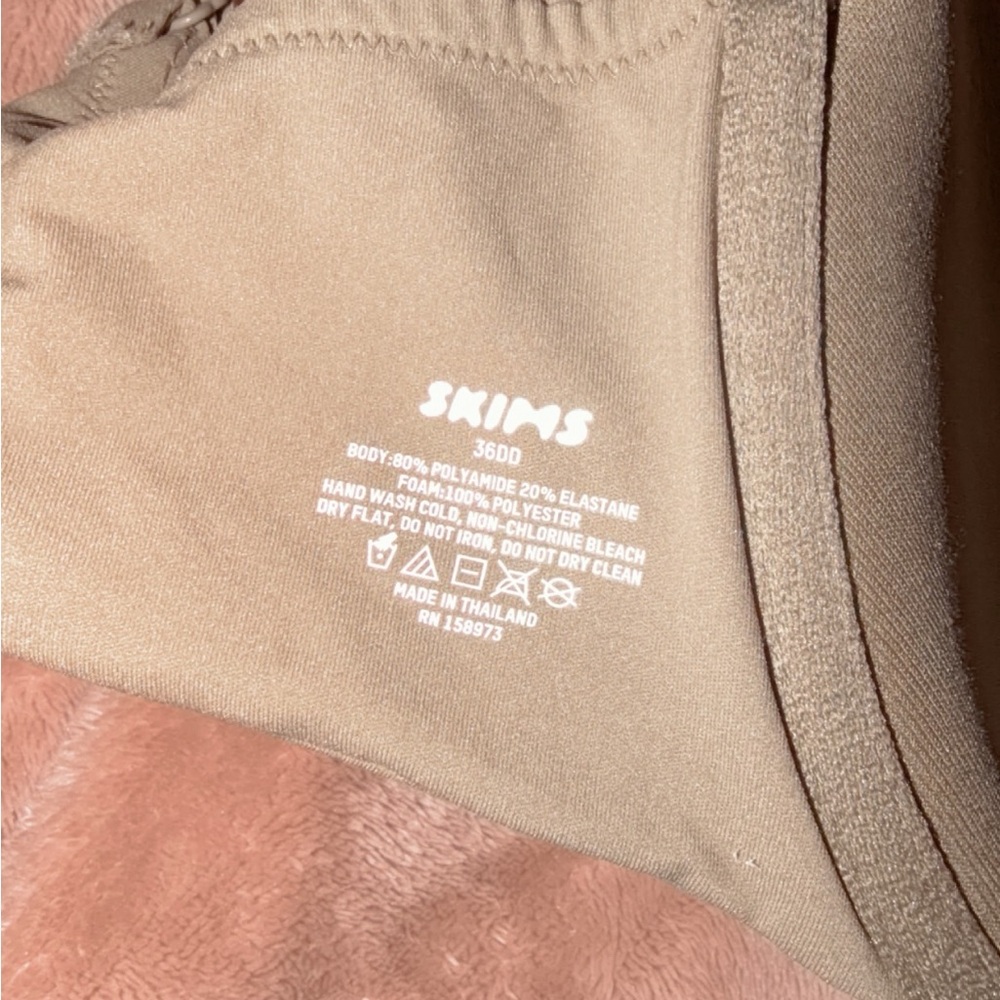 Skims fits everybody tshirt bra 36DD - Picture 2 of 2